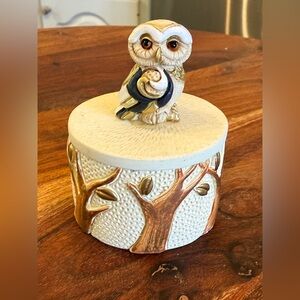 Streamline owl trinket box
